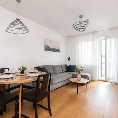 Orange Sipelga Balcony & Free Parking