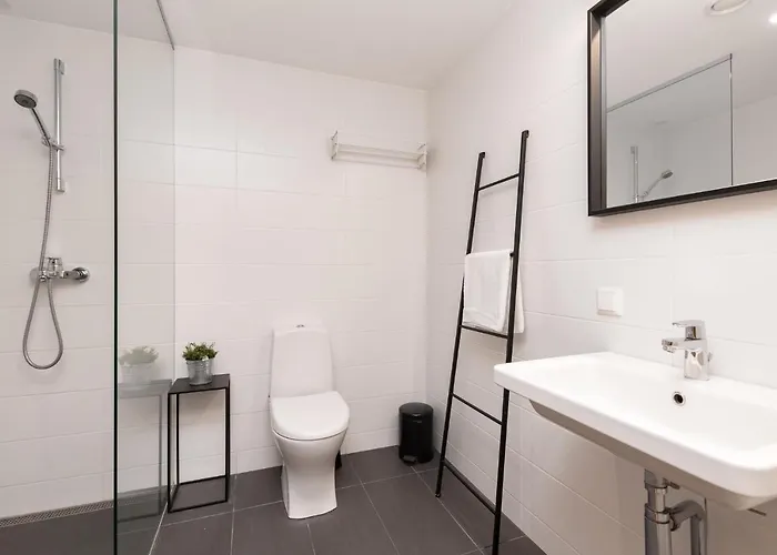 Orange Sipelga Balcony & Free Parking